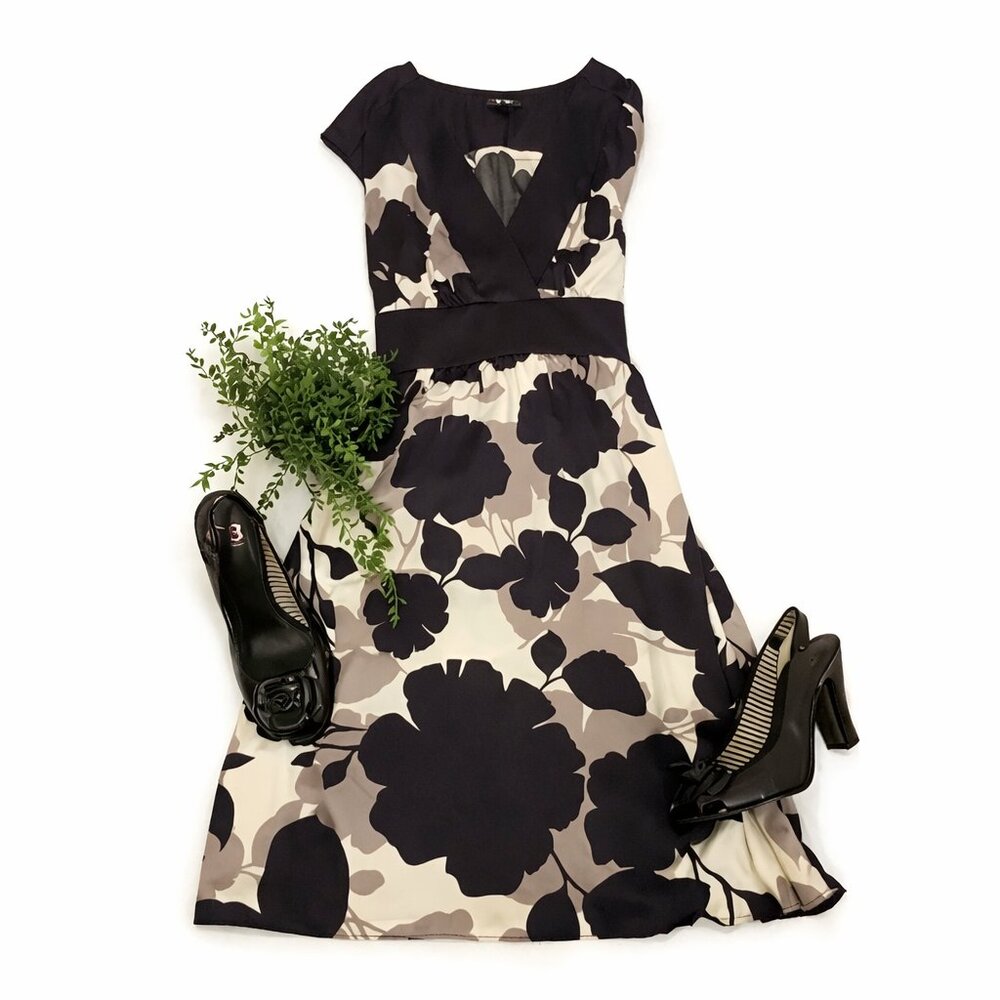 Mossimo Pretty Black, White & Gray Floral Dress – XS 🌸🖤